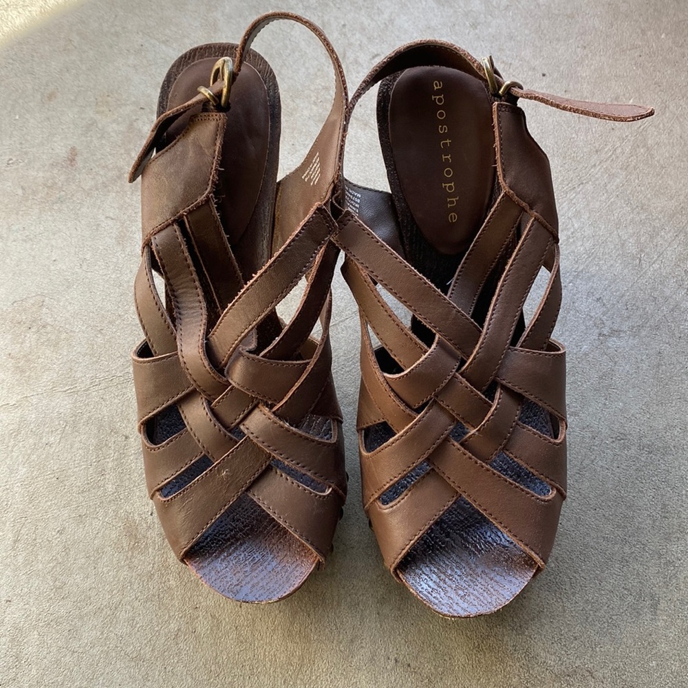 Brown Faux Leather Criss Cross strap 2” Heels size 7